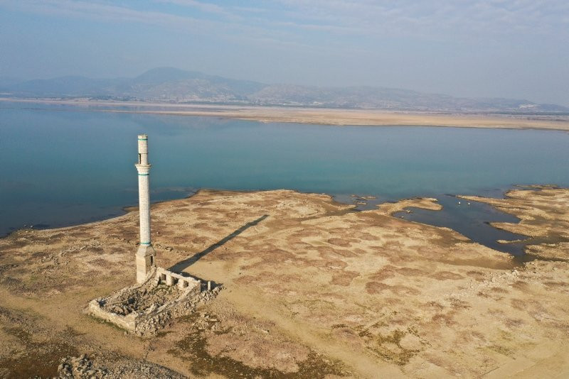 Baraj suları çekilince ortaya çıktı