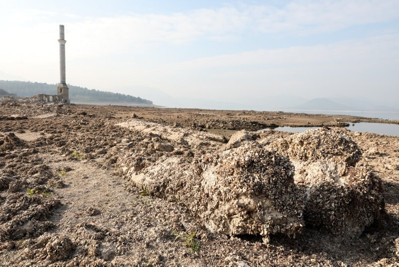 Baraj suları çekilince ortaya çıktı