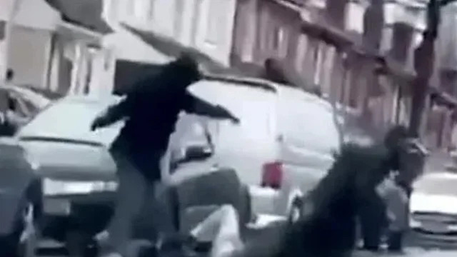 Mide bulandıran olay! Markette genç kıza cinsel organını gösterdi