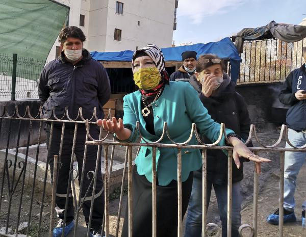 Medyumun evine baskın! Kedi ve köpeklere el konuldu - Resim: 2