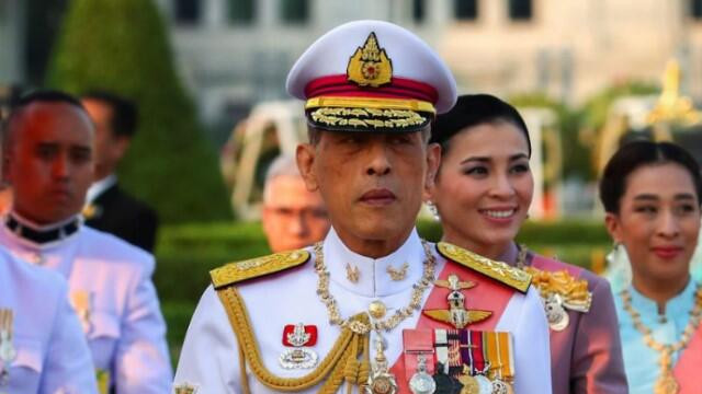 Tayland'da çıplak fotoğraf krizi büyüyor!