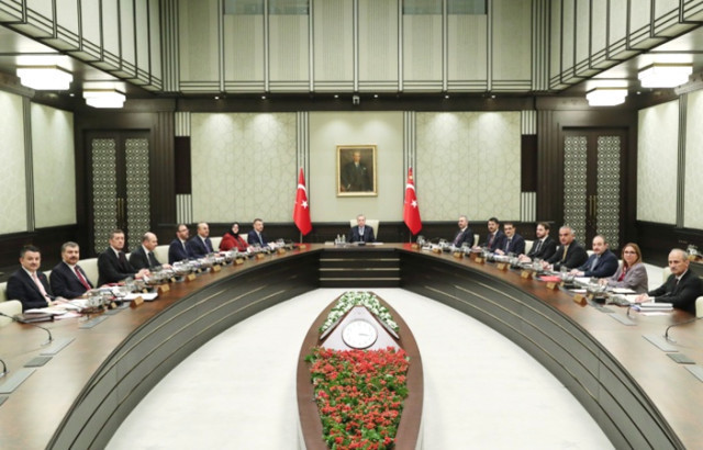Yılbaşı öncesi yeni yasaklar gelecek mi? Gözler kritik toplantıda