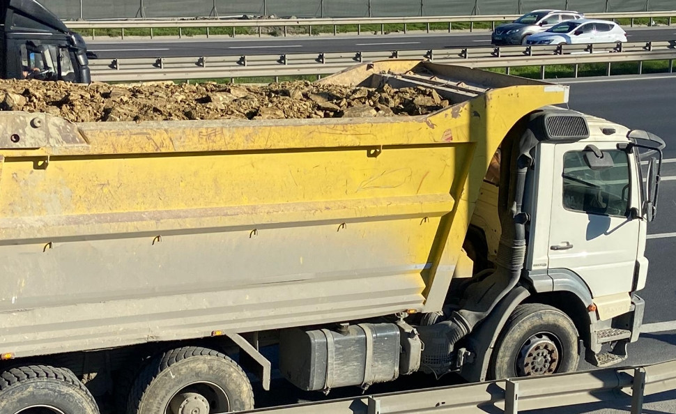 İstanbul'da yine harfiyat kamyonu dehşeti!