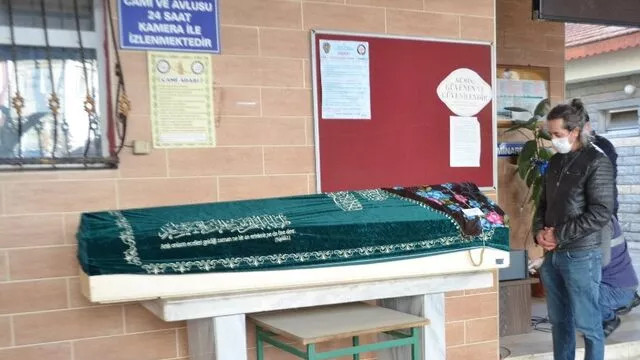 Koronavirüsten ve kalp krizinden ölen kadınların cenazeleri karıştı!