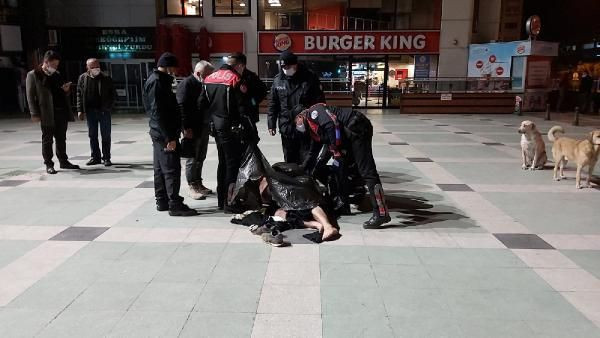Belediye binasına çırılçıplak girmeye kalkıştı! - Resim: 2