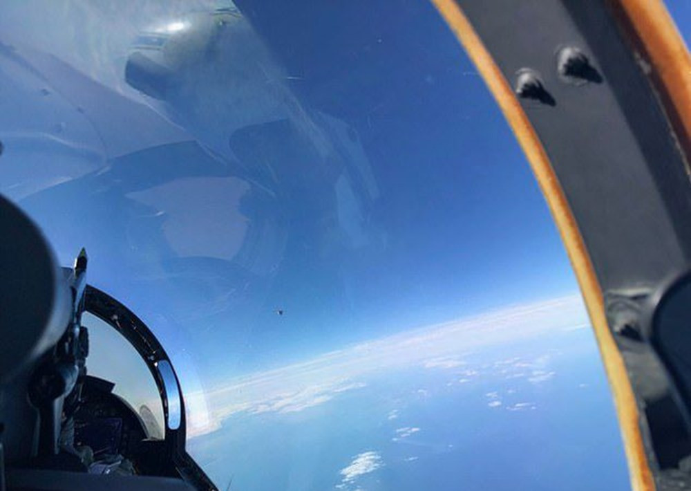 Savaş pilotunun çektiği UFO fotoğrafı sızdı!