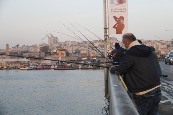 İstanbul'un balıkçıları koronavirüse olta attı!