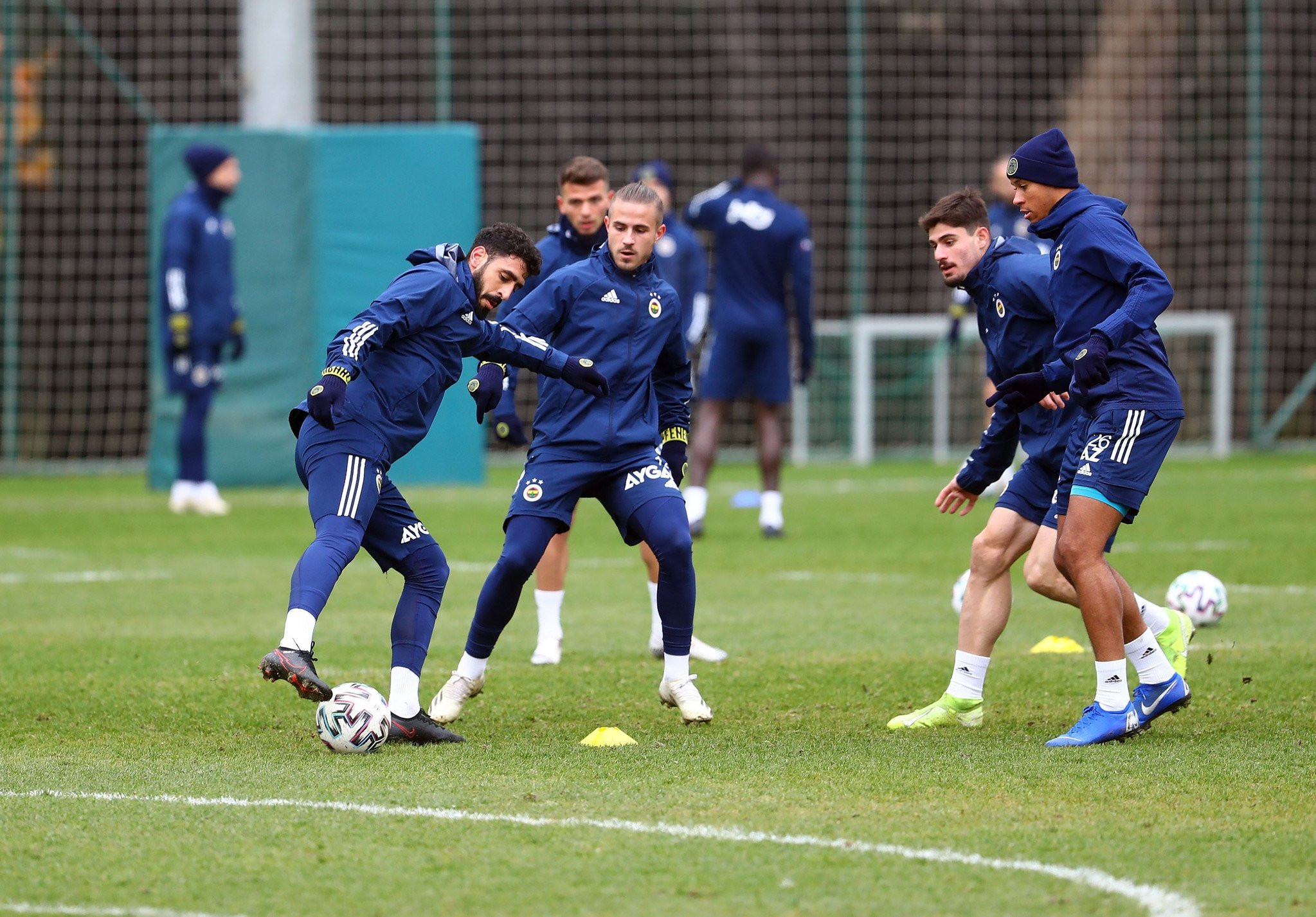 Fenerbahçe'ye devre arasında 2 dünya yıldızı birden!