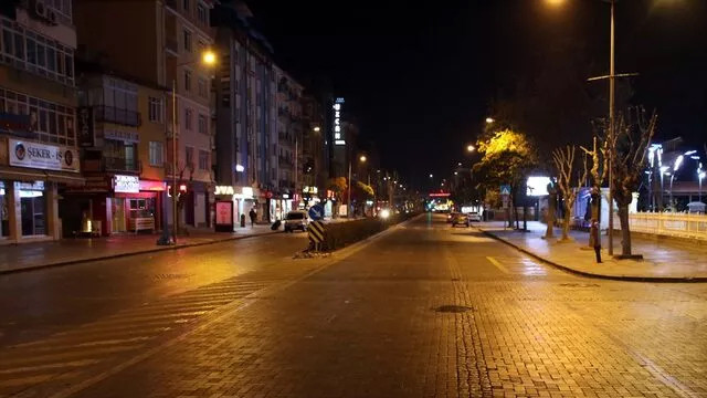 52 saat sürecek kısıtlama başladı! İşte açık olacak yerler
