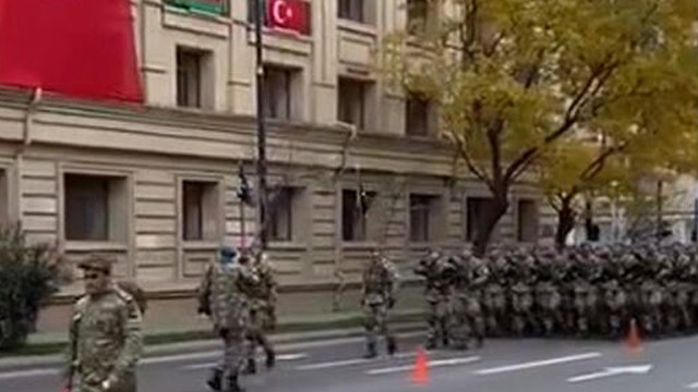 Türk askeri zafer töreni için Azerbaycan'da