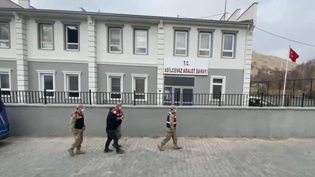 15 kişilik otobüste 53 kaçak göçmen yakalandı