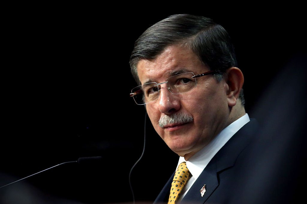 Davutoğlu'ndan Ankara kulislerini hareketlendirecek görüşme