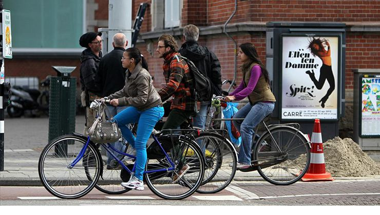 Amsterdam'da turistlere esrar satışı yasaklanabilir