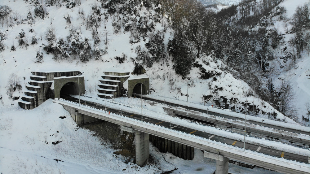 Yrım asırlık hayal gerçek oldu! 12 km'lik o tünel açıldı
