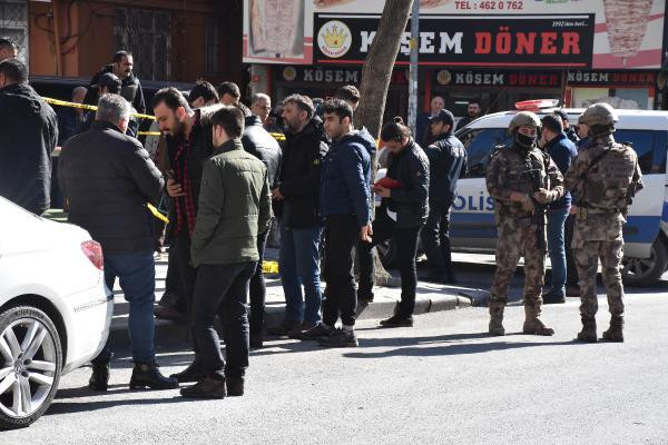 İstanbul'da silahlı kavga: Yaralılar var! - Resim : 2