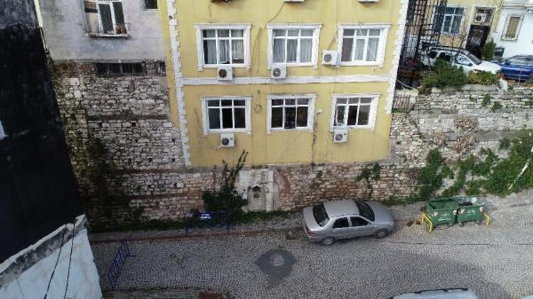 Istanbul Da Surlarin Uzerine Yapilan Otel Sasirtiyor Haber3