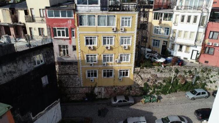 Istanbul Da Surlarin Uzerine Yapilan Otel Sasirtiyor Haber3