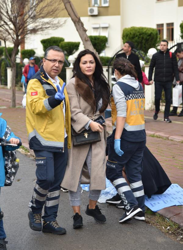 Rezidansta korku dolu anlar! 12 kişi hastanelik oldu