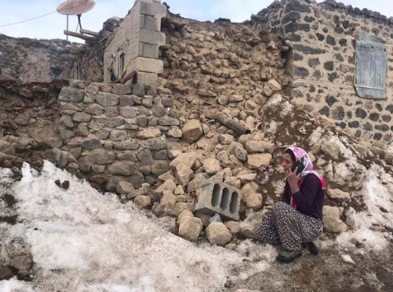 İran'daki deprem Van'ı vurdu: İşte bölgeden ilk görüntüler