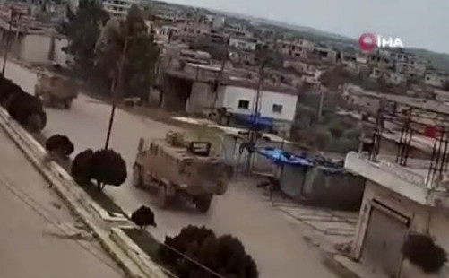 TSK İdlib'te! Mehmetçik'i taşıyan 50 araçlık konvoy İdlib'e girdi