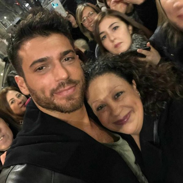 Yine Can Yaman, yine izdiham!