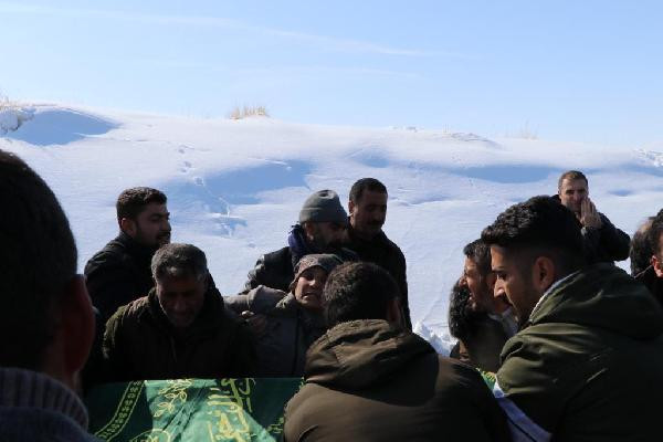 Van'da deprem bölgesi havadan görüntülendi