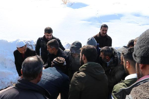 Van'da deprem bölgesi havadan görüntülendi