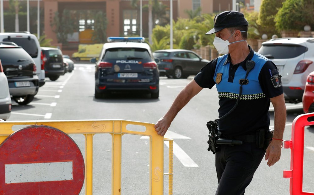 Koronavirüs salgını Yunanistan'a sıçradı