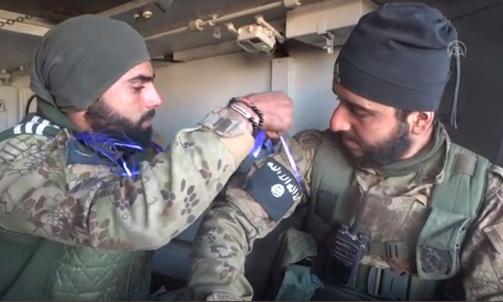 ÖSO asklerinin kolundaki IŞİD arması olay oldu!