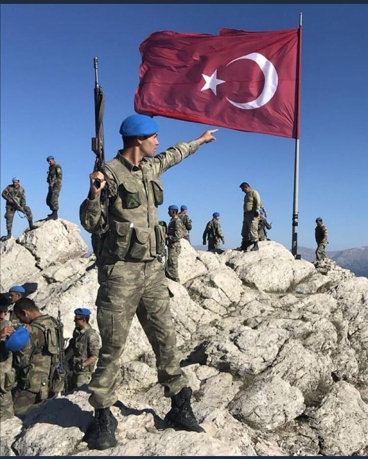 Türkiye yasta... Ünlüler hain saldırıya sessiz kalmadı
