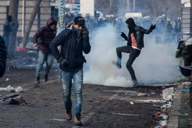 Yüzlerce mülteci Yunanistan sınırına dayandı!