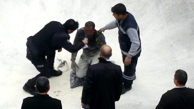 Ünlü şarkıcı ''kriz'' intiharının ardından böyle isyan etti