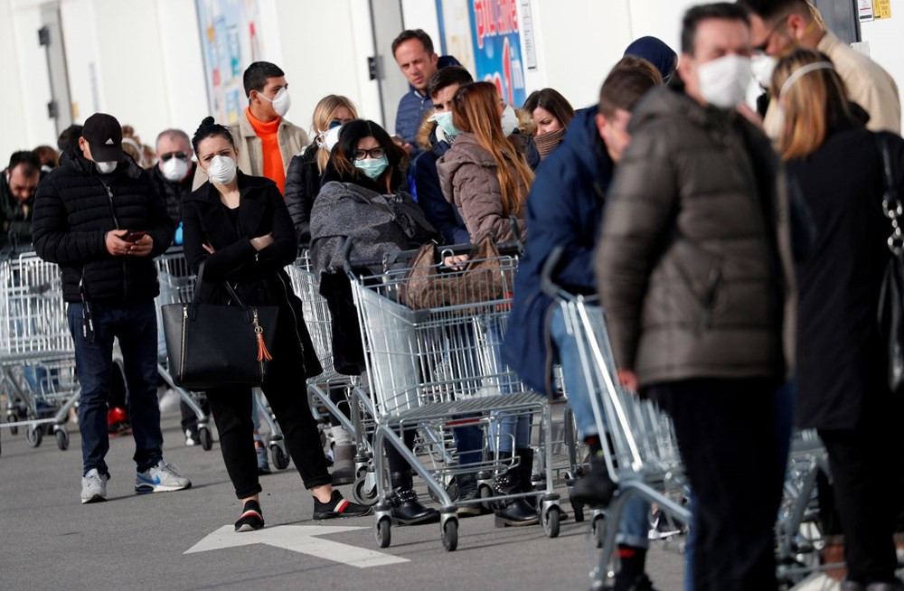 Koronavirüs salgını: ABD'de ikinci ölüm vakası panik yarattı