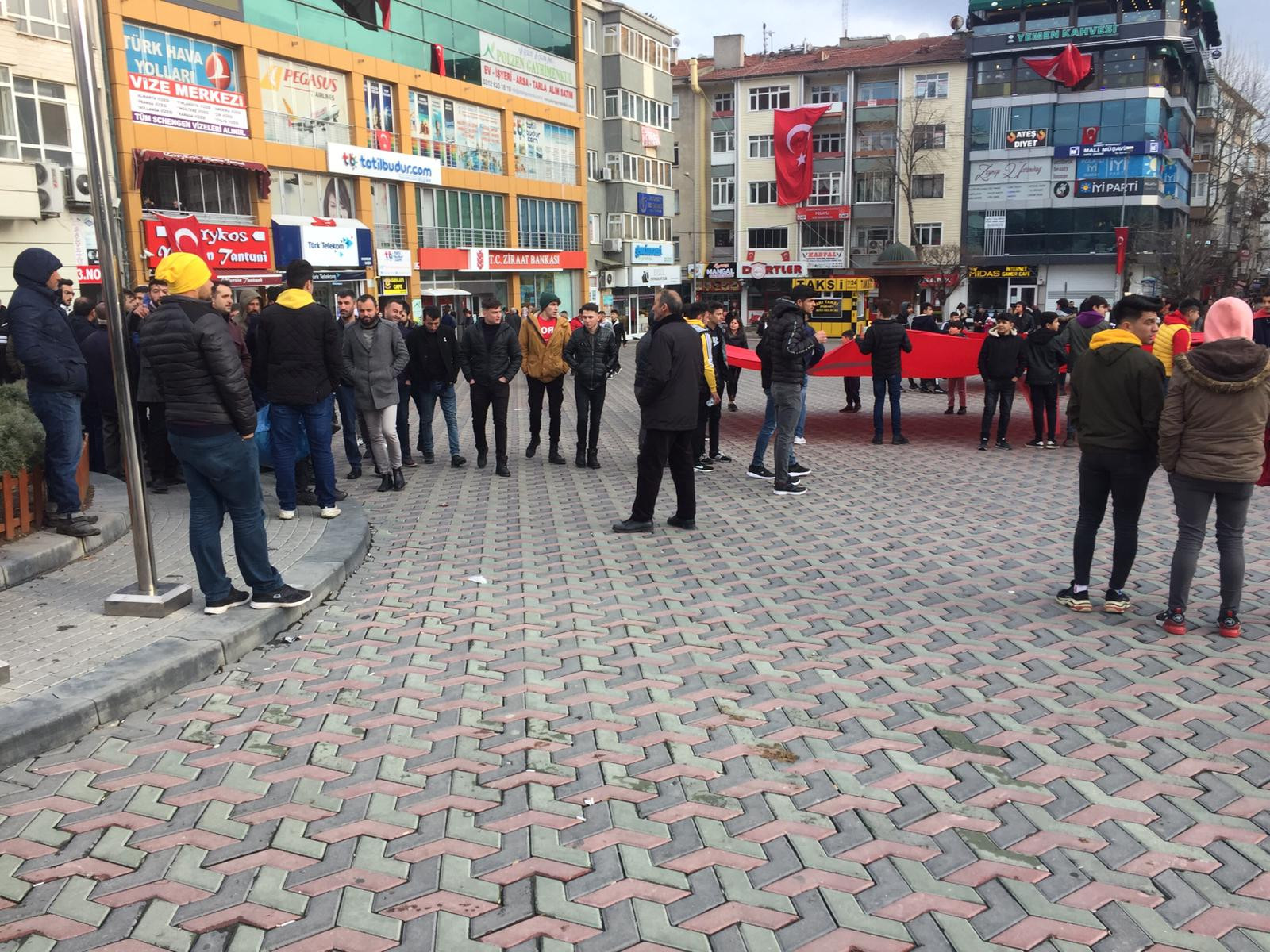 Provokatörler iş başında! Ankara'da Suriyeli sandıkları 2 Türk'ü dövdüler!
