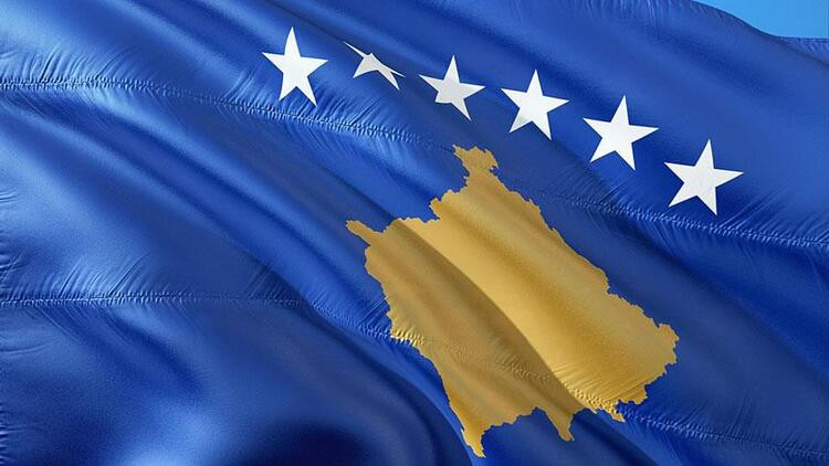 Kosova'da hükümet düştü!