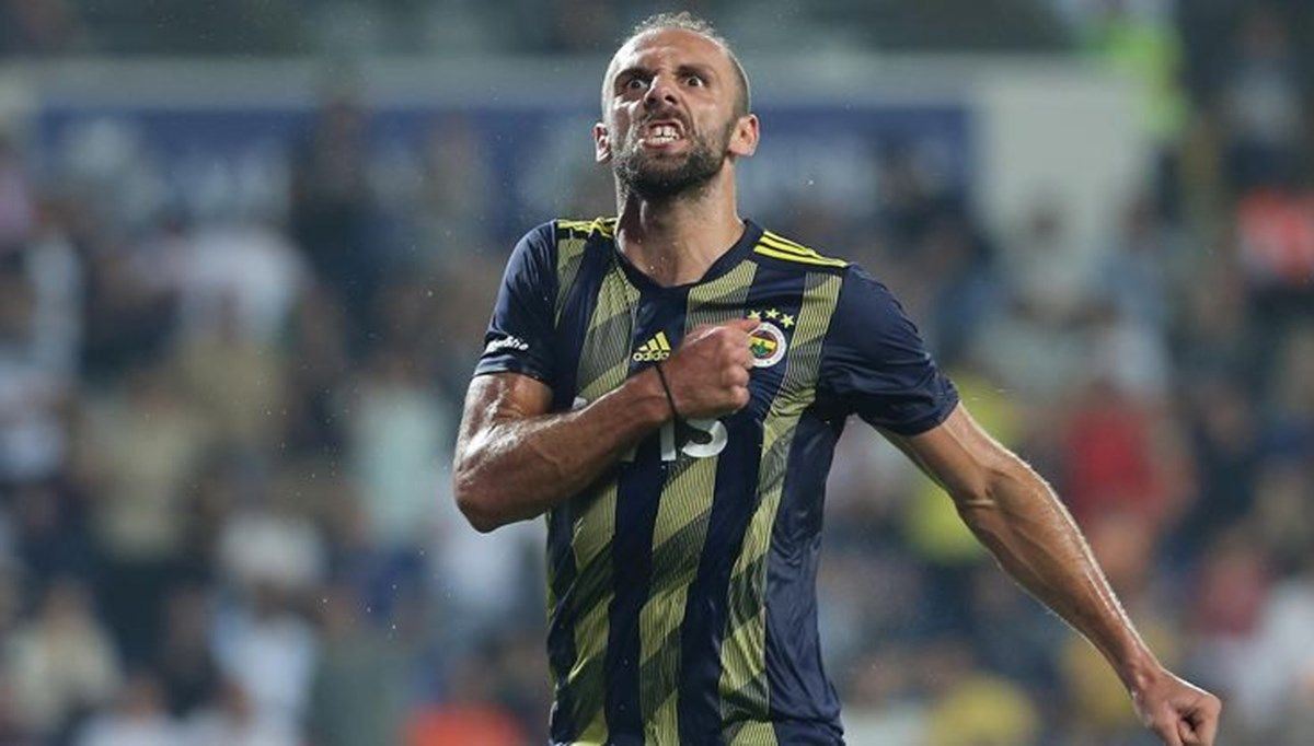 Fenerbahçe transferde ikiye bölündü!