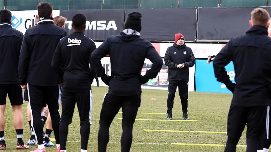 Sergen Yalçın 4 mevkiye transfer istedi!