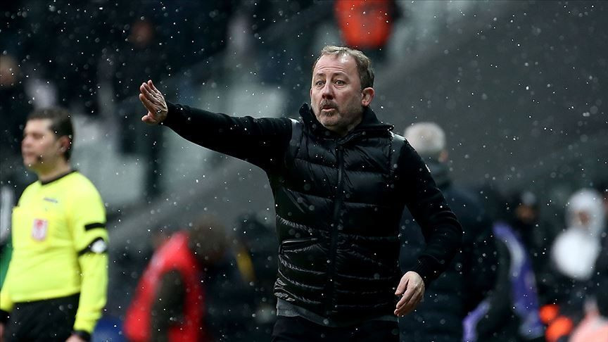 Sergen Yalçın 4 mevkiye transfer istedi!