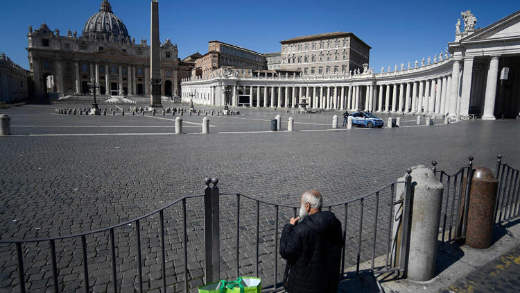 Vatikan'da koronavirüs paniği