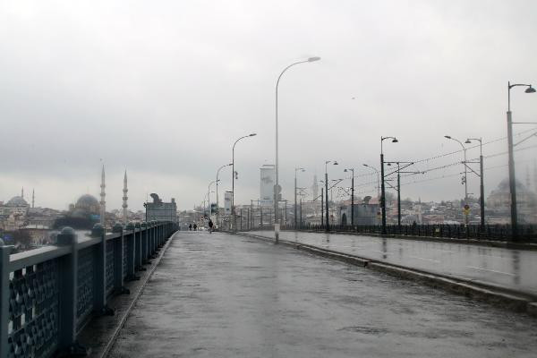 İstanbullular bu pazar evde kaldı