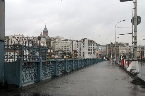 İstanbullular bu pazar evde kaldı
