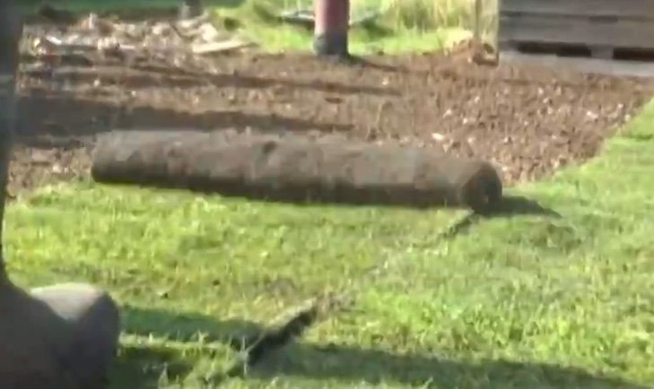 Kendini yer altında yaptığı sığınağa kapattı