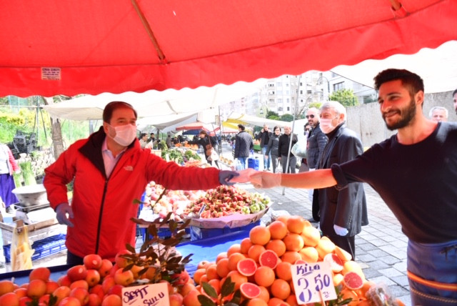 Başkan Kılıç’tan semt pazarında ''sosyal mesafe'' uyarısı