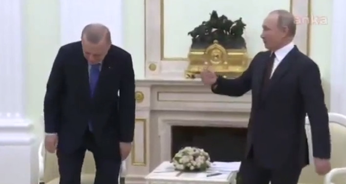 Erdoğan - Putin görüşmesinde dikkat çeken görüntü