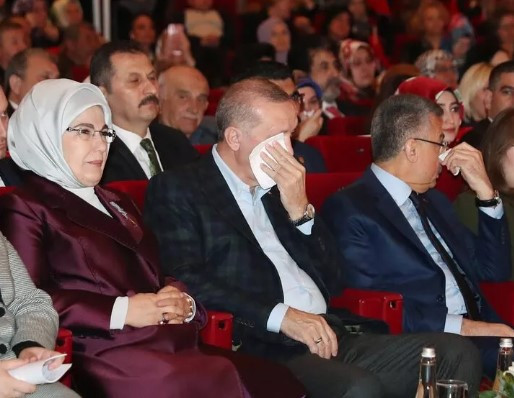 Cumhurbaşkanı Erdoğan'ın zor anları... Gözyaşlarını tutamadı