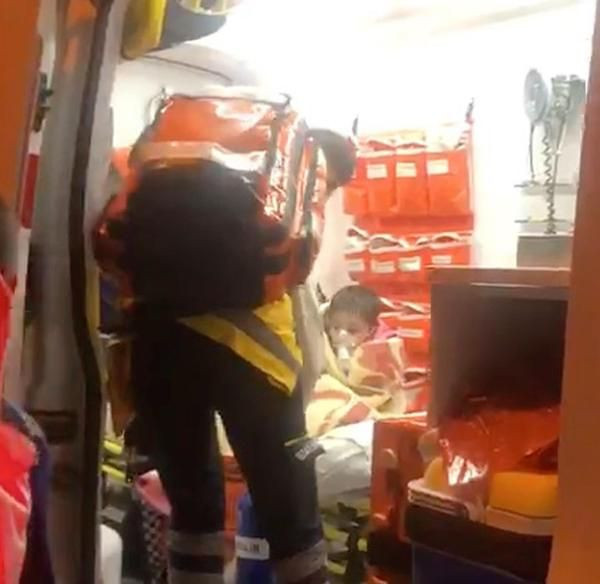 Anne ve 3 çocuğu yangından son anda kurtarıldı