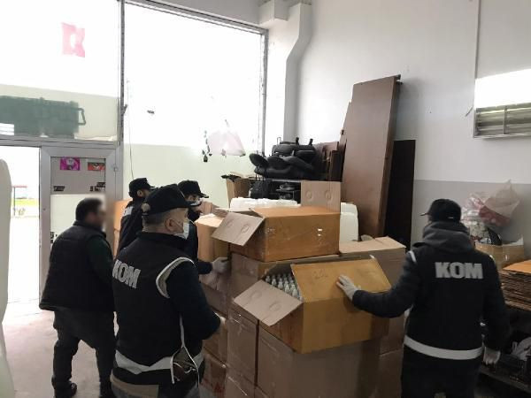 Maske ve dezenfektan kaçakçılarına baskın