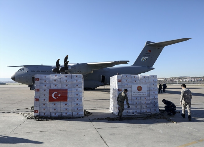 Türkiye'den İngiltere ve Libya'ya tıbbi malzeme yardımı
