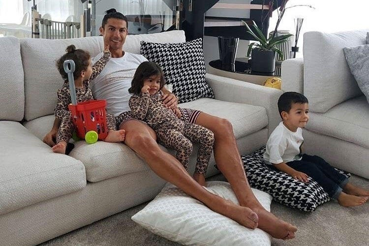 Ronaldo'nun yeni adresi şaşırttı!