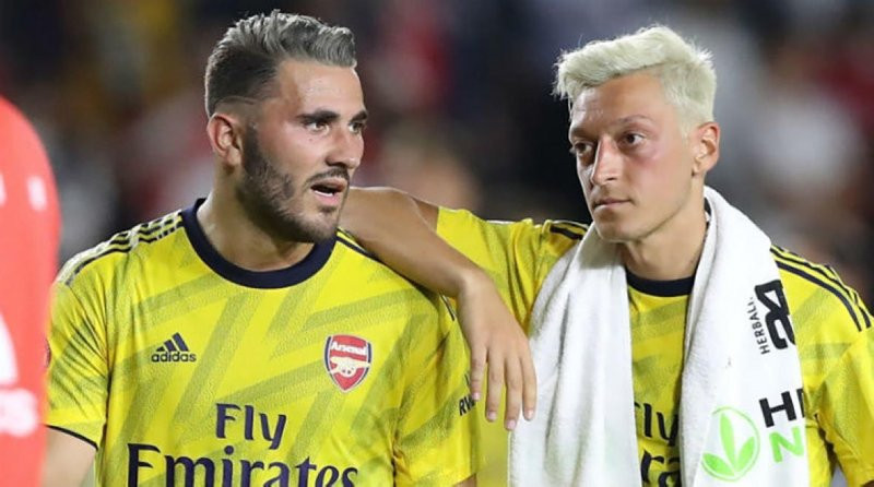 İngiltere Premier Lig işi sıkı tutacak